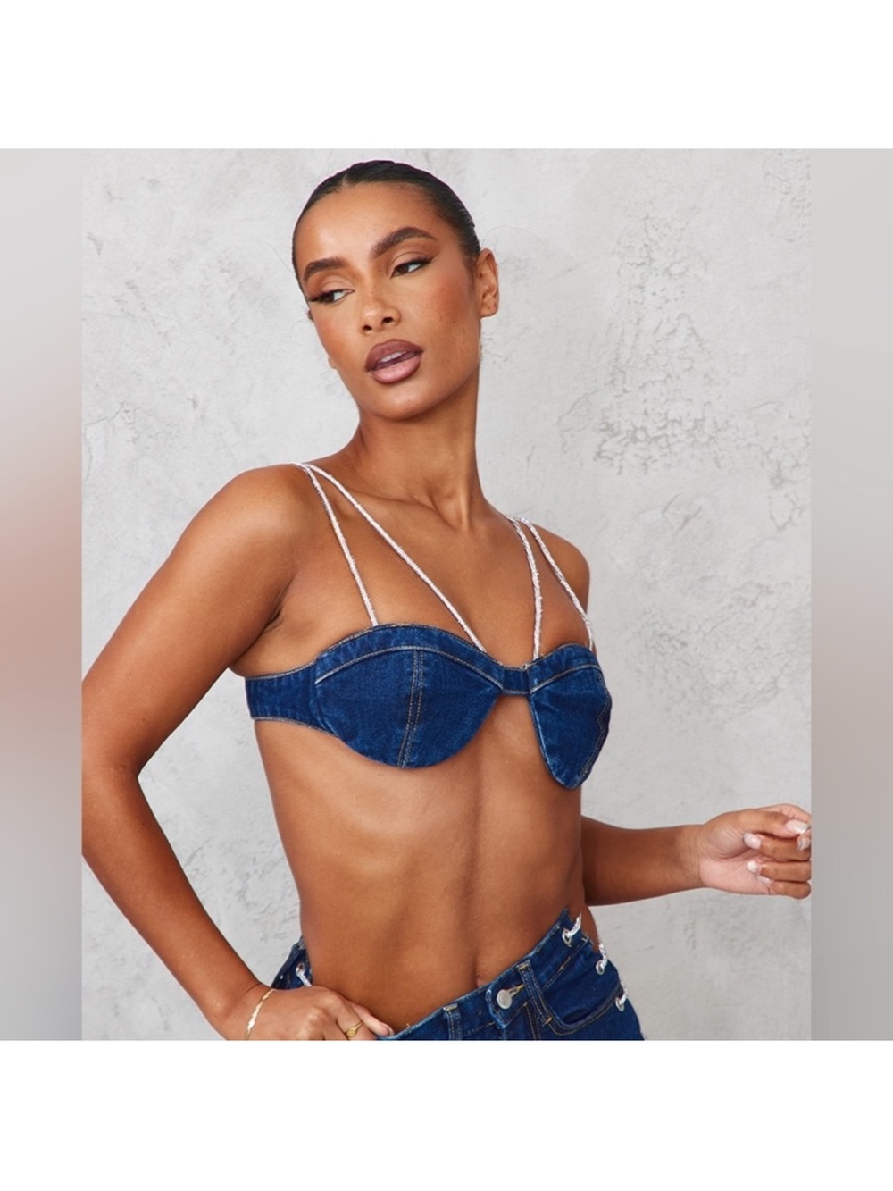 PrettyLittleThing DARK BLUE WASH DIAMANTÉ
STRAP DENIM BRALETTE